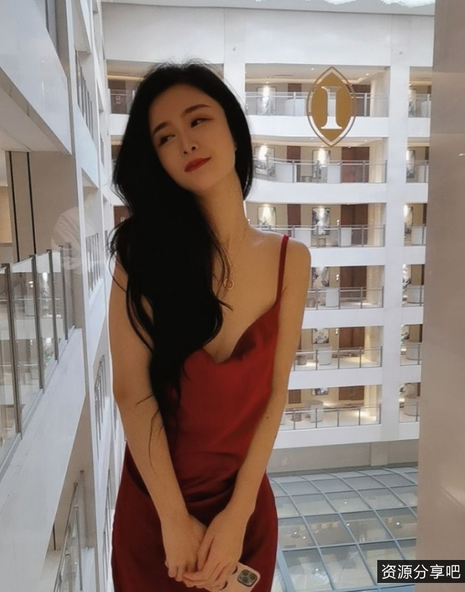 真实空姐+迷人蔓CC私拍+1.86G