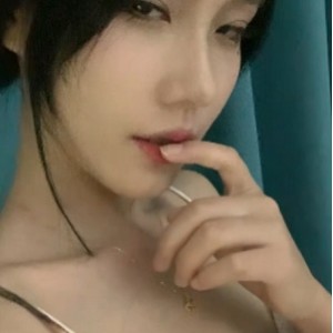 转载易直播胆胆推特私人定制未展示作品1V448M，百度盘分享