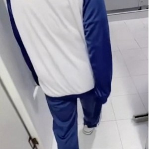 海角晓彤表妹禁忌剧情1V30P浴室密谈500M