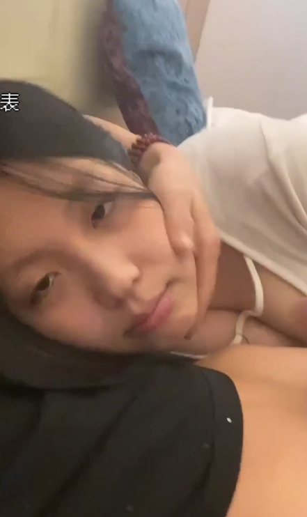 推特童颜情侣互动自拍合集15部760M太顶了