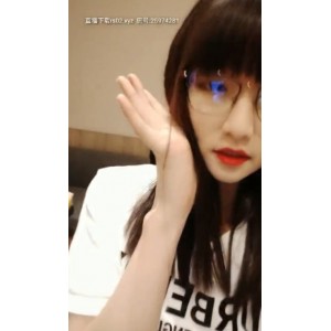 嫩模学妹吸睛视频合集181V45G太顶了