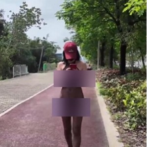 推特cikaimoon户外黑网诱惑2V1.09G太顶了