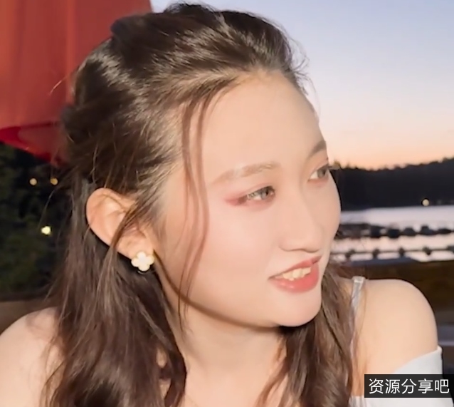 吃瓜趣林千夜清纯反差珍藏版3部1.19G绝了