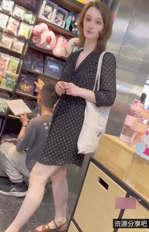 街拍白嫩丰腴异域风情人儿窄内高清合集55分钟超清完整版