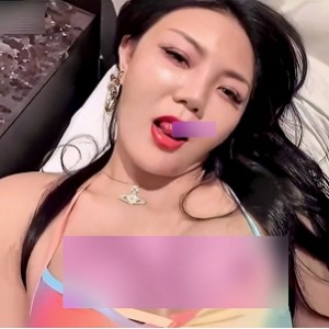 大象传媒朋友女友偷吃实录2.11GB丰腴蜜桃