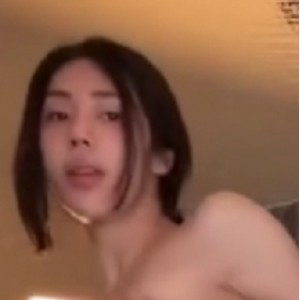 yuki3336x外网定制作品1V211MB太上头了