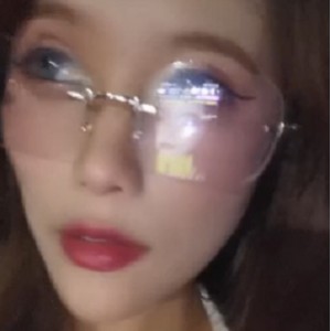 超上头361M某站眼镜美女互动视频1部